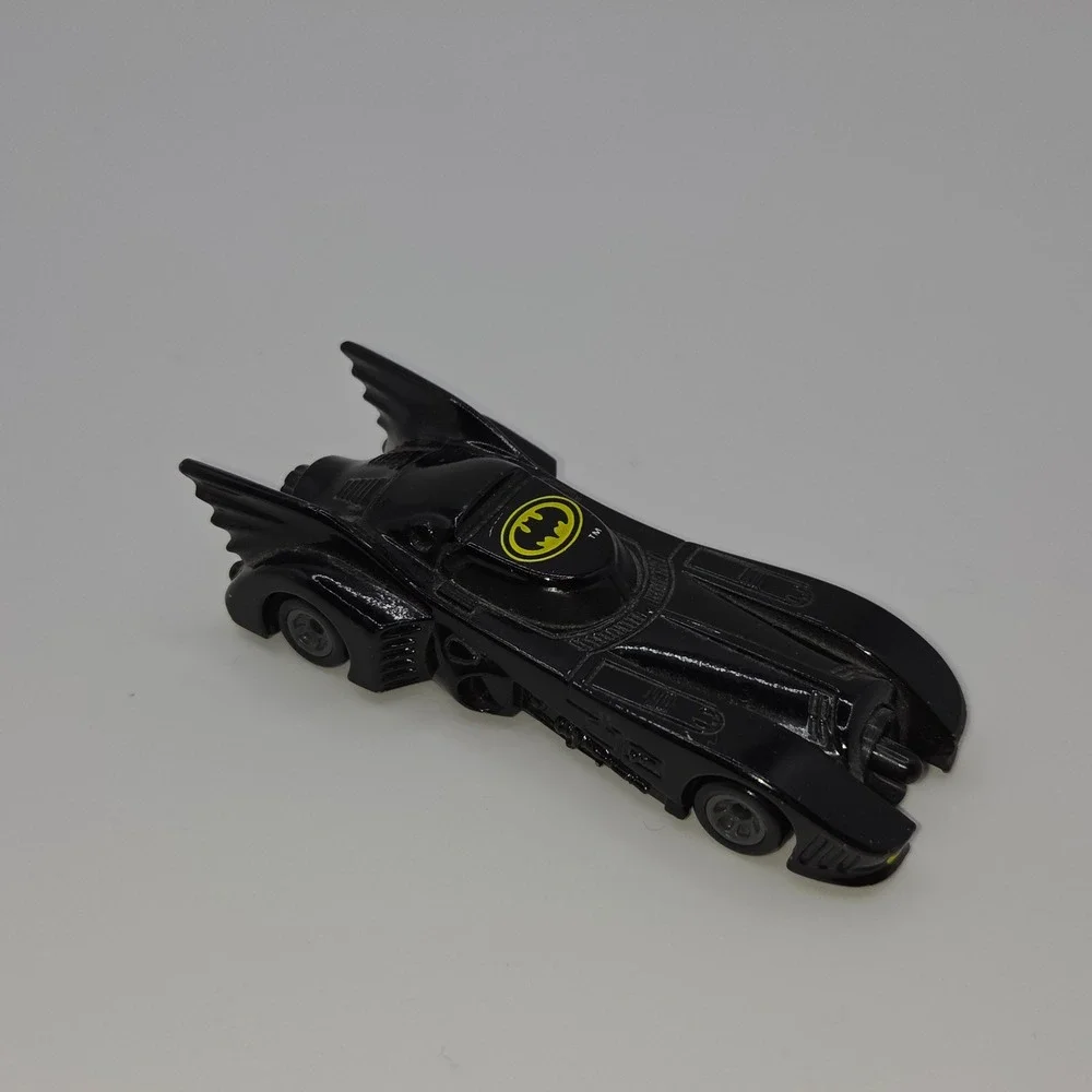 Vintage 1989 ERTL Batmobile DC Comics Black Diecast Toy Car 1:64 Scale